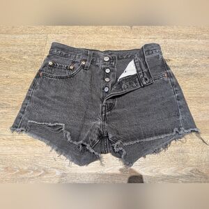 Woman's Black Levi 501 Jean Shorts Size 26.